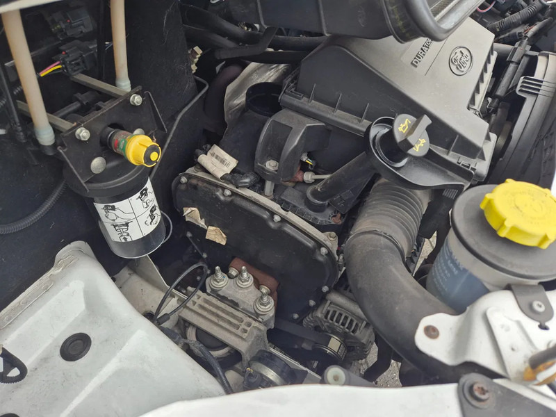 Camper ROLLER TEAM AUTOROLLER 595 P..... trekhaak,eerste eigenaar. - Полуинтегрированный автодом: фото 5 Camper ROLLER TEAM AUTOROLLER 595 P..... trekhaak,eerste eigenaar. - Полуинтегрированный автодом: фото 5