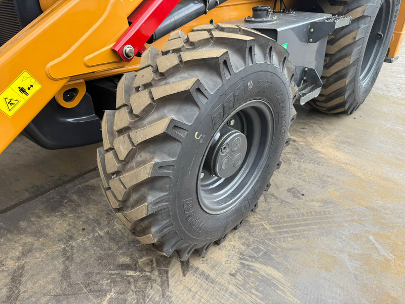 Новый Экскаватор-погрузчик Case 570SV A/C 4x4 Telescopic boom: фото 15 Новый Экскаватор-погрузчик Case 570SV A/C 4x4 Telescopic boom: фото 15