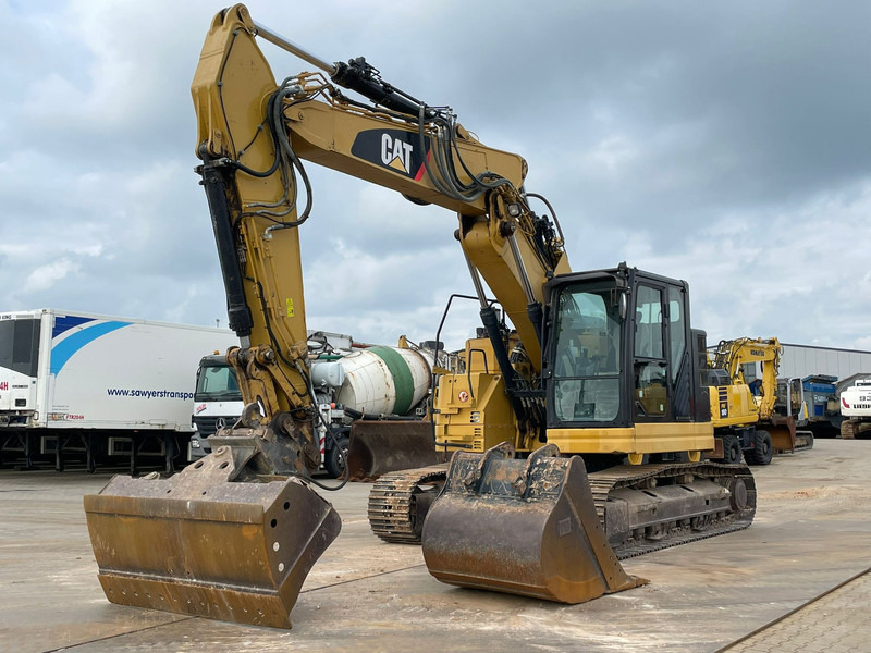 Caterpillar 325F LCR - Гусеничный экскаватор: фото 2 Caterpillar 325F LCR - Гусеничный экскаватор: фото 2