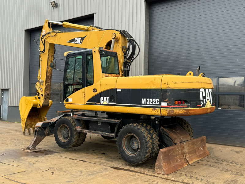 Caterpillar M322C - Hydraulic stabilizers / VA Triple boom / CE-certified, - Колёсный экскаватор: фото 3 Caterpillar M322C - Hydraulic stabilizers / VA Triple boom / CE-certified, - Колёсный экскаватор: фото 3