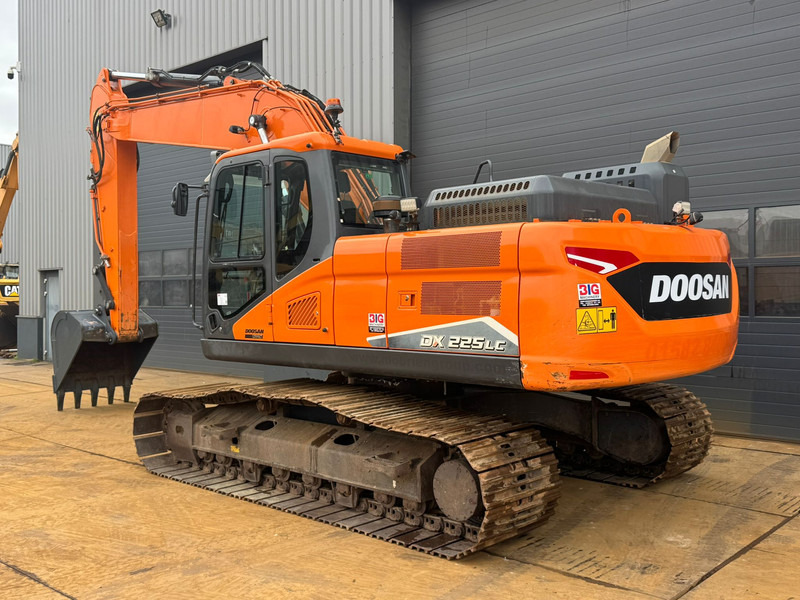 Doosan DX225LC-7 - Гусеничный экскаватор: фото 3 Doosan DX225LC-7 - Гусеничный экскаватор: фото 3