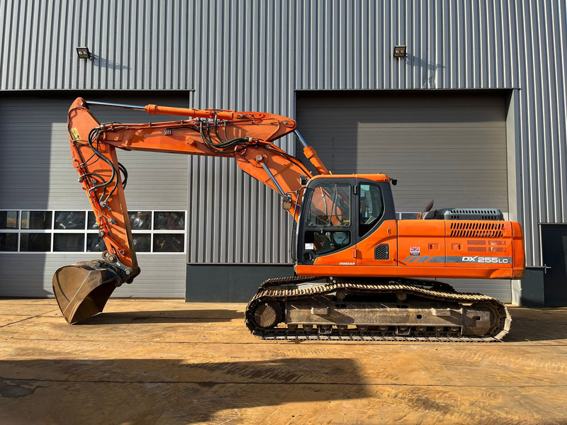 Doosan DX255LC-3 - Гусеничный экскаватор: фото 1 Doosan DX255LC-3 - Гусеничный экскаватор: фото 1