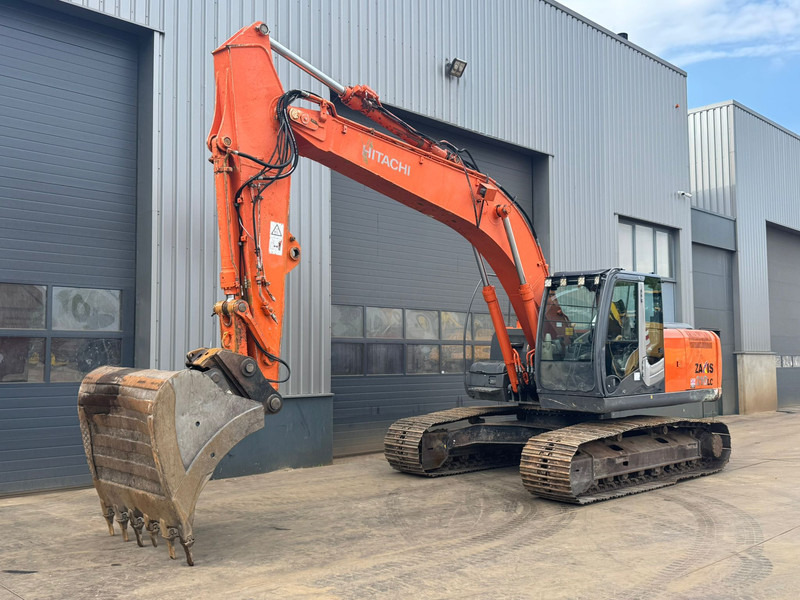 Hitachi ZX210LC-3 - Гусеничный экскаватор: фото 2 Hitachi ZX210LC-3 - Гусеничный экскаватор: фото 2