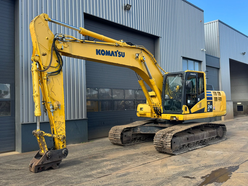 Komatsu PC210LC-10 - Гусеничный экскаватор: фото 2 Komatsu PC210LC-10 - Гусеничный экскаватор: фото 2