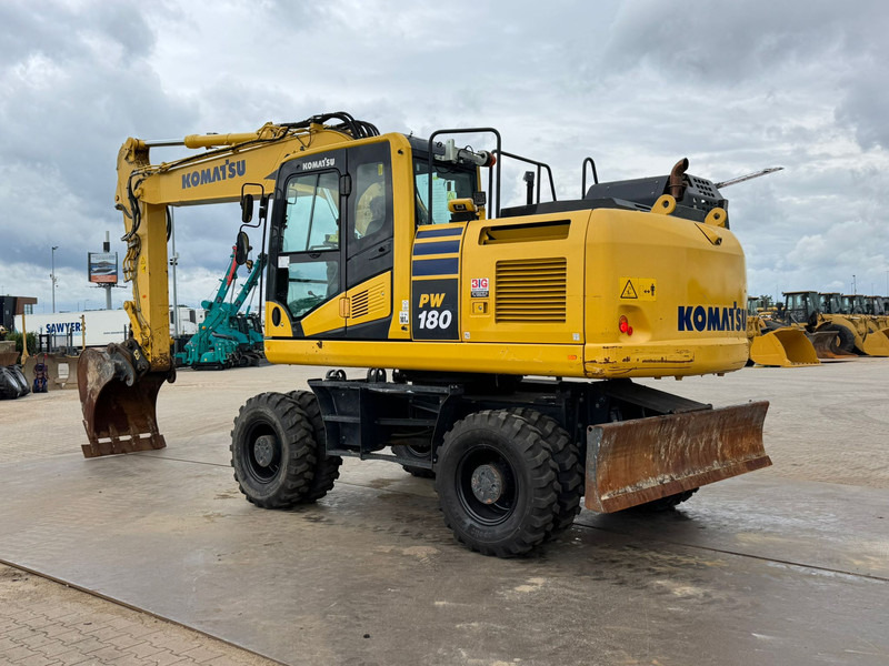 Komatsu PW180-11 - Колёсный экскаватор: фото 3 Komatsu PW180-11 - Колёсный экскаватор: фото 3