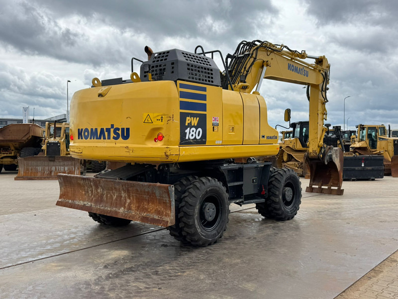 Komatsu PW180-11 - Колёсный экскаватор: фото 5 Komatsu PW180-11 - Колёсный экскаватор: фото 5