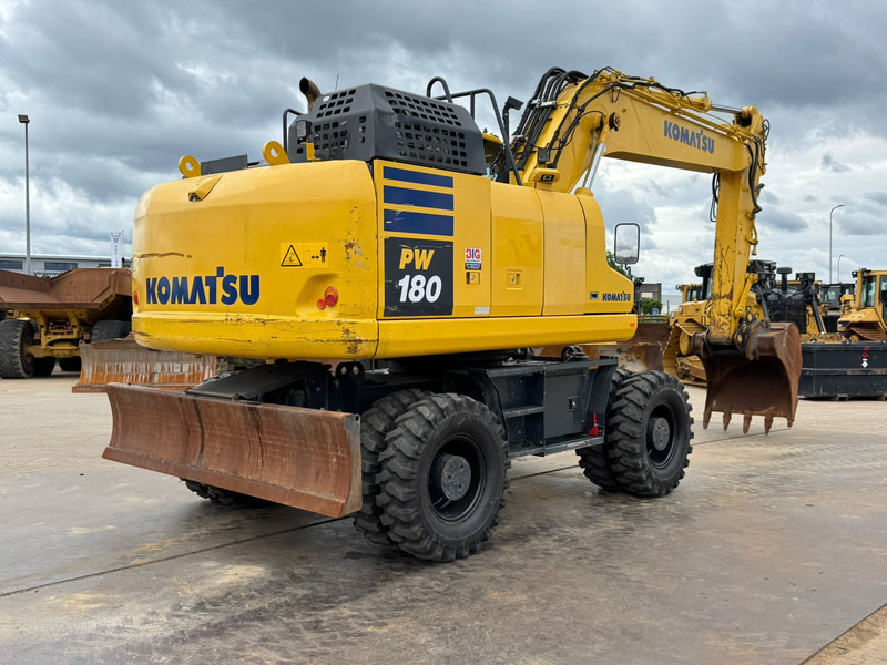 Komatsu PW180-11 - Колёсный экскаватор: фото 5 Komatsu PW180-11 - Колёсный экскаватор: фото 5