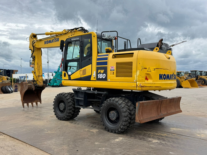 Komatsu PW180-11 - Колёсный экскаватор: фото 3 Komatsu PW180-11 - Колёсный экскаватор: фото 3