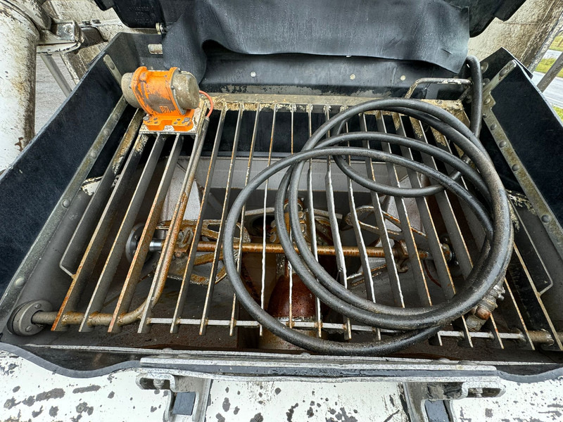 Автобетононасос для транспортировки сыпучих материалов MAN TGA 26.360 6x4 with Putzmeister BSF24-4.16 24m Concrete Pump: фото 13