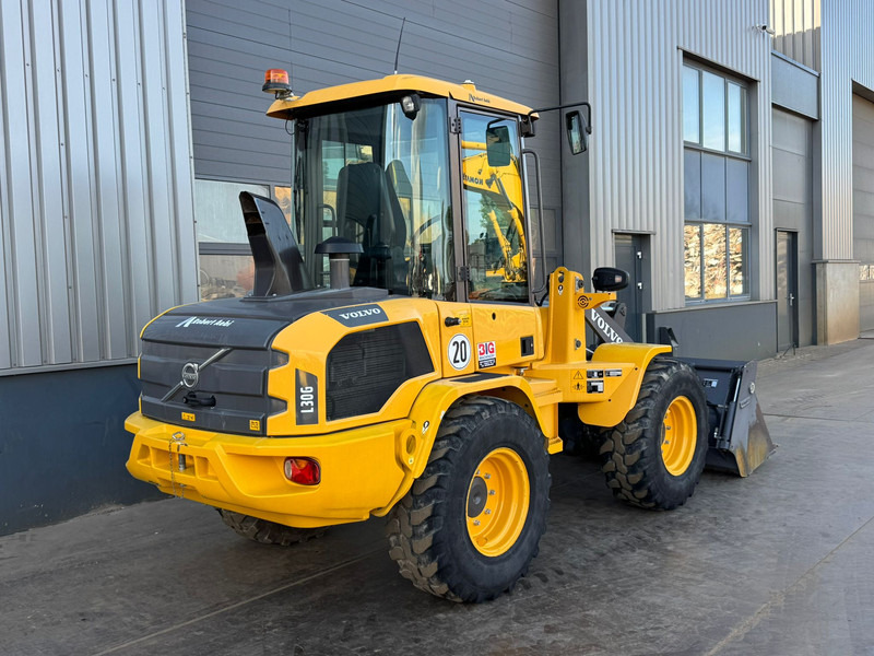 Volvo L30G - Колёсный погрузчик: фото 4 Volvo L30G - Колёсный погрузчик: фото 4