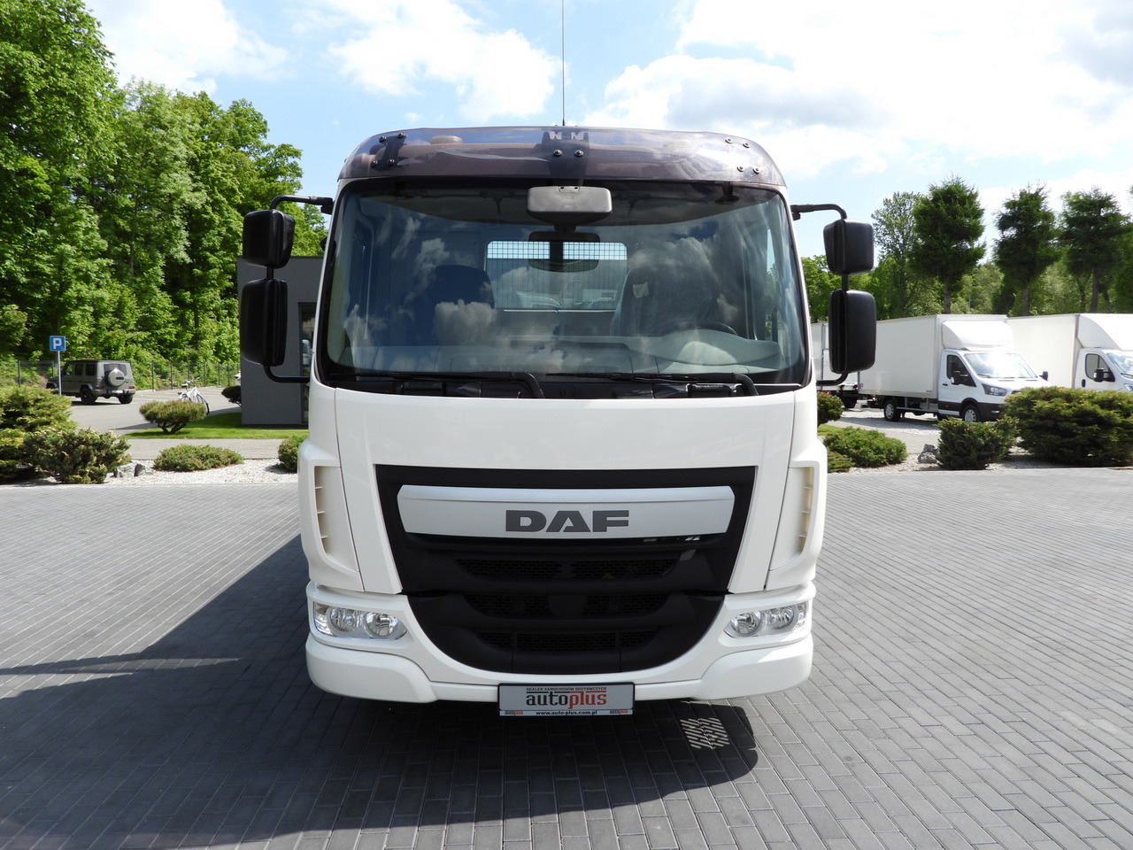 DAF LF 180 THREE-WAY TIPPER CRUISE CONTROL LED LIGHTS AUTOMATIC TRANSMISSION TWIN WHEELS AIR CONDITIONING 180HP - Самосвал: фото 5 DAF LF 180 THREE-WAY TIPPER CRUISE CONTROL LED LIGHTS AUTOMATIC TRANSMISSION TWIN WHEELS AIR CONDITIONING 180HP - Самосвал: фото 5