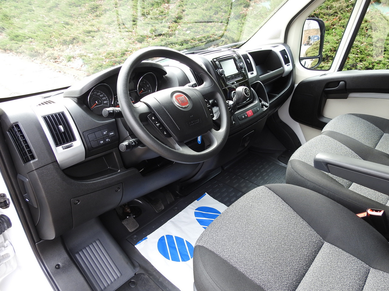 FIAT DUCATO BOX LIFT 8 PALLETS CRUISE CONTROL NAVIGATION AIR CONDITIONING LED LIGHTS 130HP - Фургон с закрытым кузовом: фото 2 FIAT DUCATO BOX LIFT 8 PALLETS CRUISE CONTROL NAVIGATION AIR CONDITIONING LED LIGHTS 130HP - Фургон с закрытым кузовом: фото 2