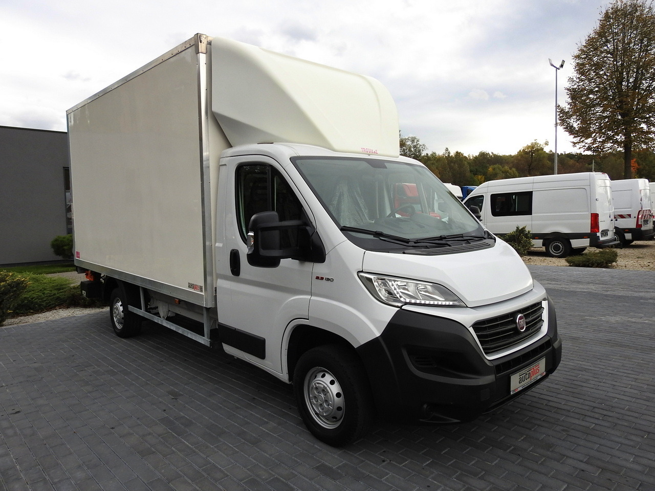 FIAT DUCATO BOX LIFT 8 PALLETS CRUISE CONTROL NAVIGATION AIR CONDITIONING LED LIGHTS 130HP - Фургон с закрытым кузовом: фото 4 FIAT DUCATO BOX LIFT 8 PALLETS CRUISE CONTROL NAVIGATION AIR CONDITIONING LED LIGHTS 130HP - Фургон с закрытым кузовом: фото 4