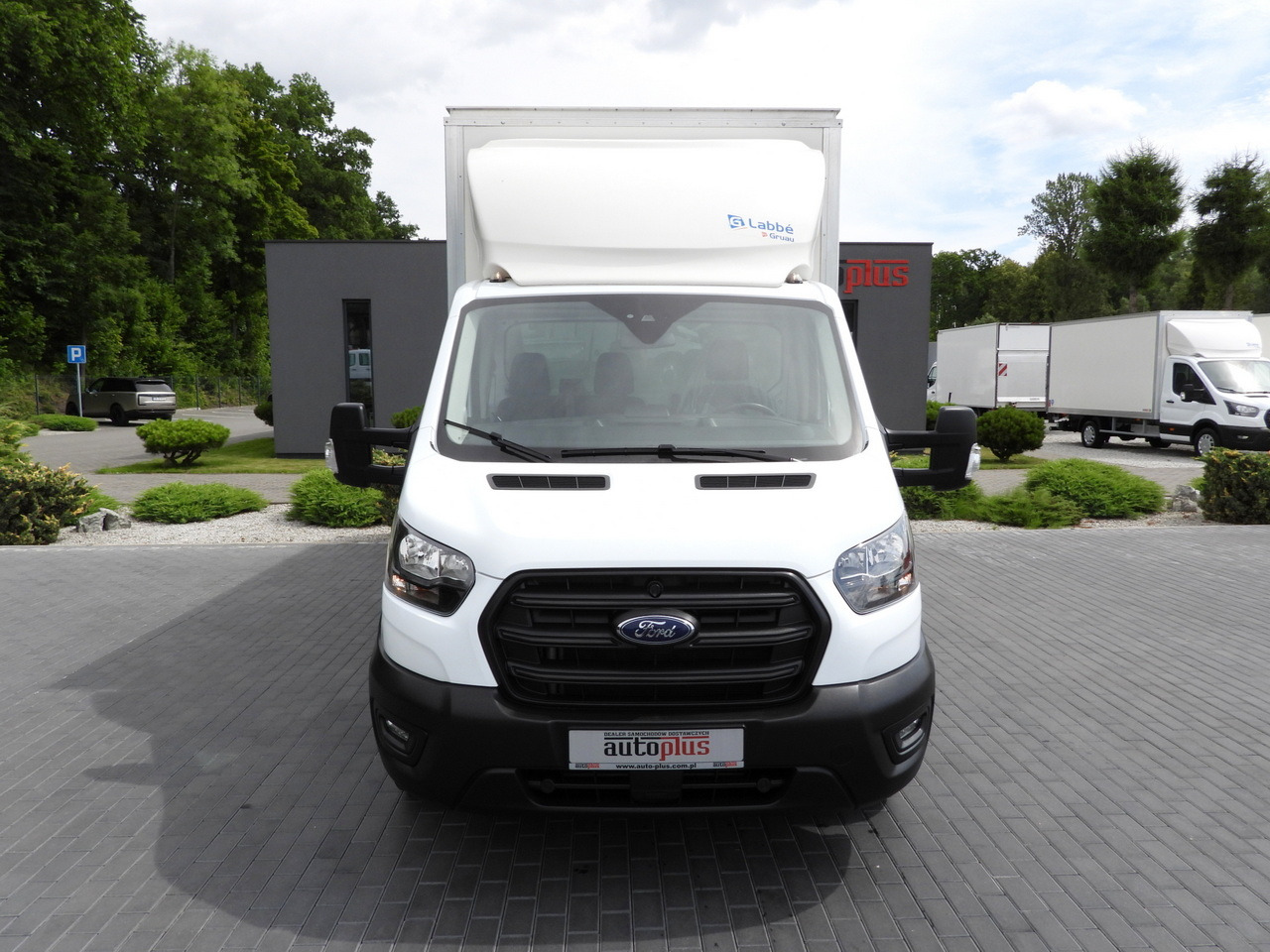 Фургон с закрытым кузовом FORD TRANSIT BOX 8 PALLETS CRUISE CONTROL AIR CONDITIONING 130HP: фото 5 Фургон с закрытым кузовом FORD TRANSIT BOX 8 PALLETS CRUISE CONTROL AIR CONDITIONING 130HP: фото 5