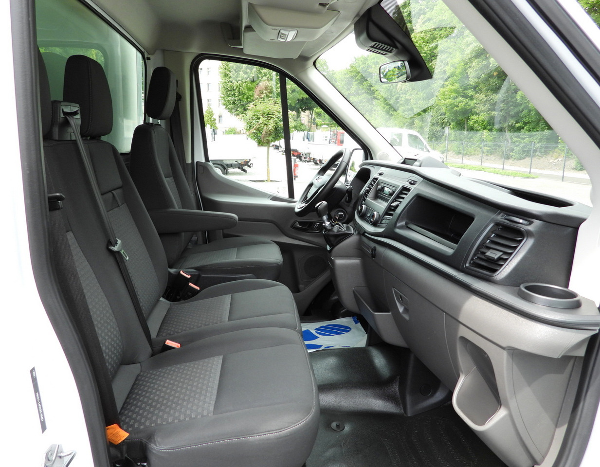 Фургон с закрытым кузовом FORD TRANSIT BOX 8 PALLETS CRUISE CONTROL AIR CONDITIONING 130HP: фото 40 Фургон с закрытым кузовом FORD TRANSIT BOX 8 PALLETS CRUISE CONTROL AIR CONDITIONING 130HP: фото 40