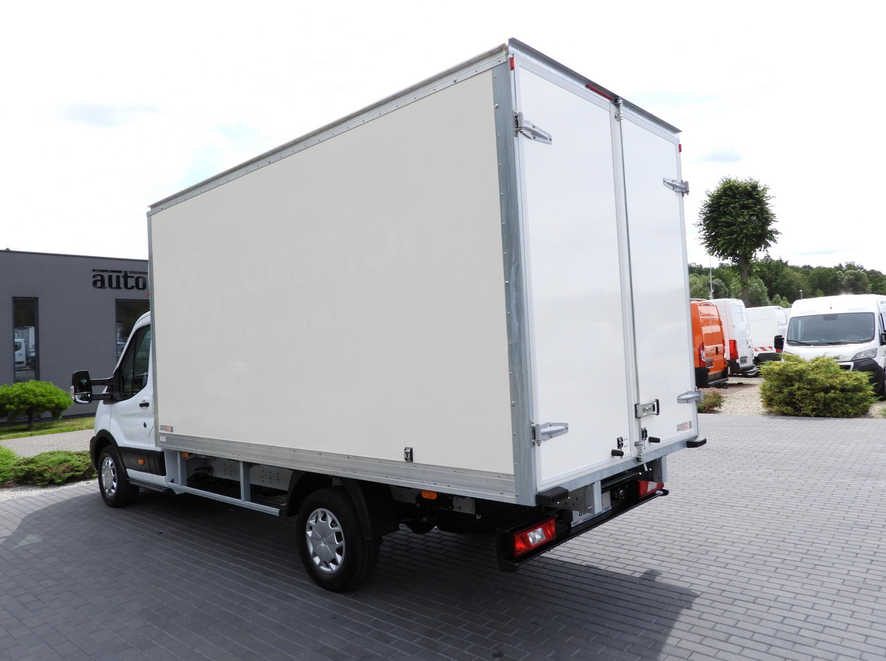 Фургон с закрытым кузовом FORD TRANSIT BOX 8 PALLETS CRUISE CONTROL AIR CONDITIONING 130HP: фото 9 Фургон с закрытым кузовом FORD TRANSIT BOX 8 PALLETS CRUISE CONTROL AIR CONDITIONING 130HP: фото 9