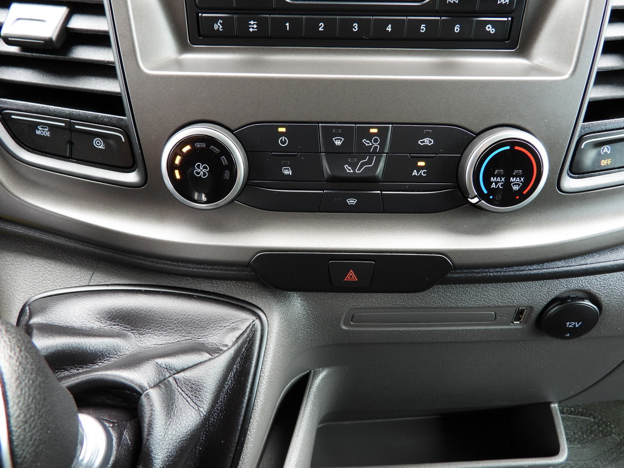 Фургон с закрытым кузовом FORD TRANSIT BOX 8 PALLETS CRUISE CONTROL AIR CONDITIONING 130HP: фото 36 Фургон с закрытым кузовом FORD TRANSIT BOX 8 PALLETS CRUISE CONTROL AIR CONDITIONING 130HP: фото 36