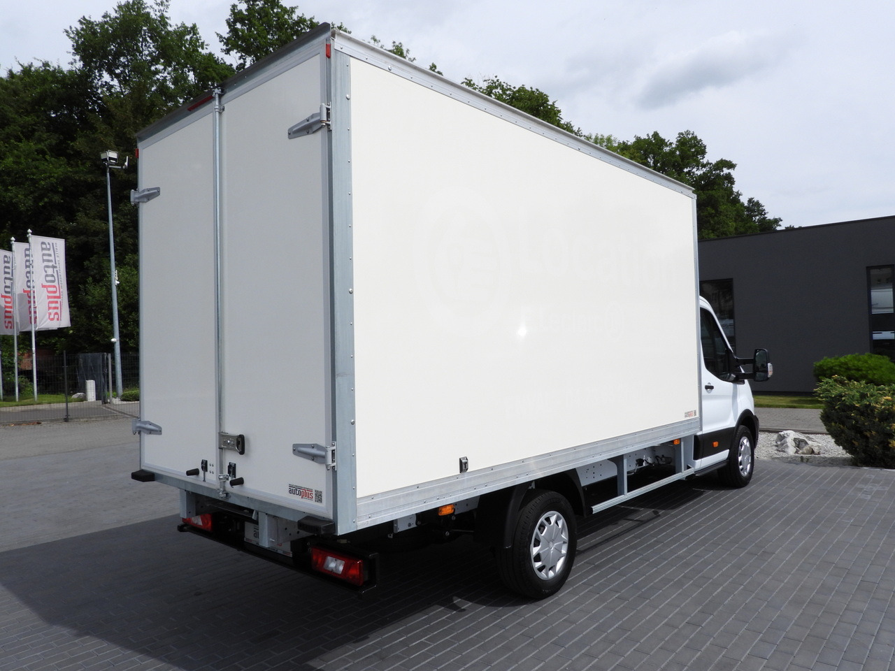 Фургон с закрытым кузовом FORD TRANSIT BOX 8 PALLETS CRUISE CONTROL AIR CONDITIONING 130HP: фото 13 Фургон с закрытым кузовом FORD TRANSIT BOX 8 PALLETS CRUISE CONTROL AIR CONDITIONING 130HP: фото 13