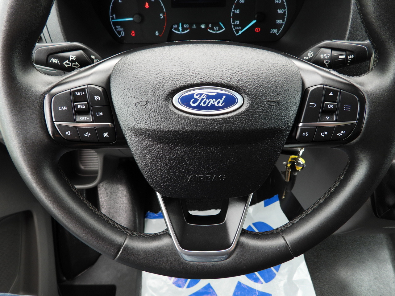 Фургон с закрытым кузовом FORD TRANSIT BOX 8 PALLETS CRUISE CONTROL AIR CONDITIONING 130HP: фото 29 Фургон с закрытым кузовом FORD TRANSIT BOX 8 PALLETS CRUISE CONTROL AIR CONDITIONING 130HP: фото 29