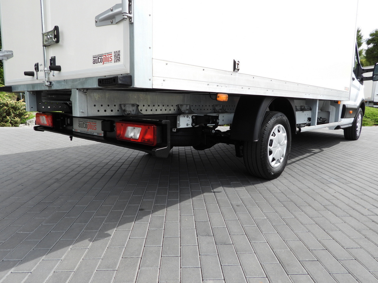 Фургон с закрытым кузовом FORD TRANSIT BOX 8 PALLETS CRUISE CONTROL AIR CONDITIONING 130HP: фото 23 Фургон с закрытым кузовом FORD TRANSIT BOX 8 PALLETS CRUISE CONTROL AIR CONDITIONING 130HP: фото 23