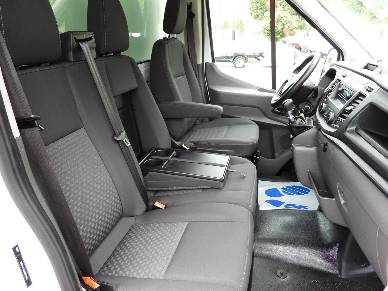 Фургон с закрытым кузовом FORD TRANSIT BOX 8 PALLETS CRUISE CONTROL AIR CONDITIONING 130HP: фото 41 Фургон с закрытым кузовом FORD TRANSIT BOX 8 PALLETS CRUISE CONTROL AIR CONDITIONING 130HP: фото 41