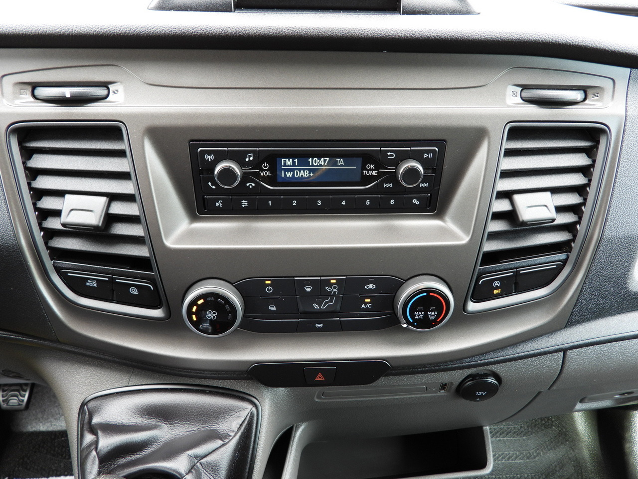 Фургон с закрытым кузовом FORD TRANSIT BOX 8 PALLETS CRUISE CONTROL AIR CONDITIONING 130HP: фото 35 Фургон с закрытым кузовом FORD TRANSIT BOX 8 PALLETS CRUISE CONTROL AIR CONDITIONING 130HP: фото 35