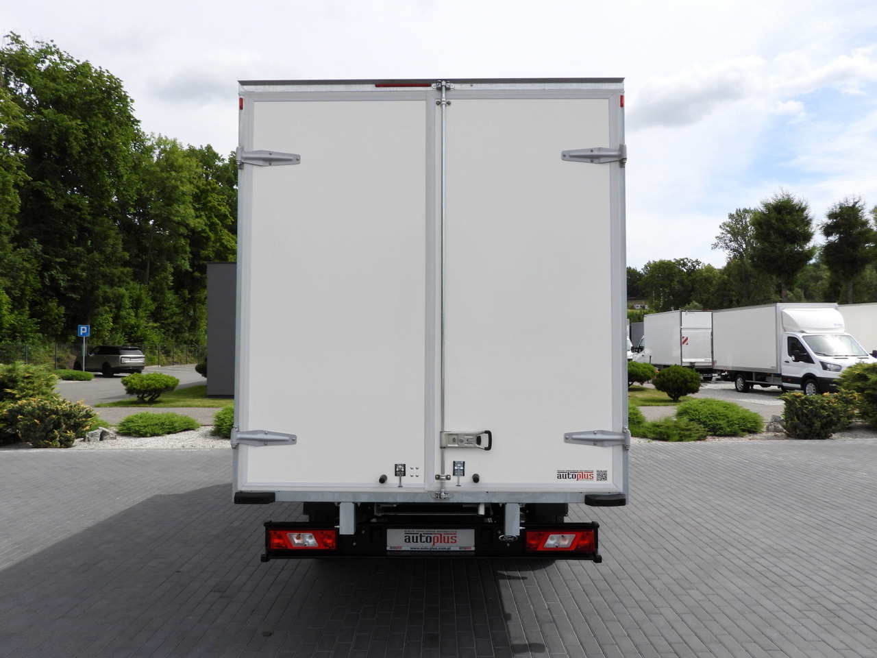 Фургон с закрытым кузовом FORD TRANSIT BOX 8 PALLETS CRUISE CONTROL AIR CONDITIONING 130HP: фото 10 Фургон с закрытым кузовом FORD TRANSIT BOX 8 PALLETS CRUISE CONTROL AIR CONDITIONING 130HP: фото 10