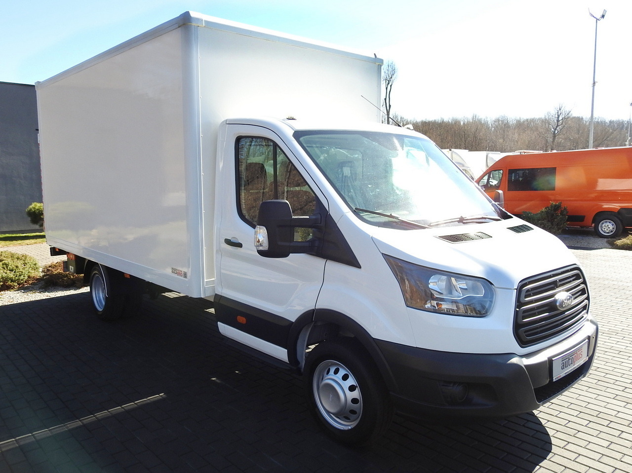 FORD TRANSIT  BOX LIFT 8 PALLETS TWIN WHEELS AIR CONDITIONING  130HP - Фургон-рефрижератор: фото 4 FORD TRANSIT  BOX LIFT 8 PALLETS TWIN WHEELS AIR CONDITIONING  130HP - Фургон-рефрижератор: фото 4