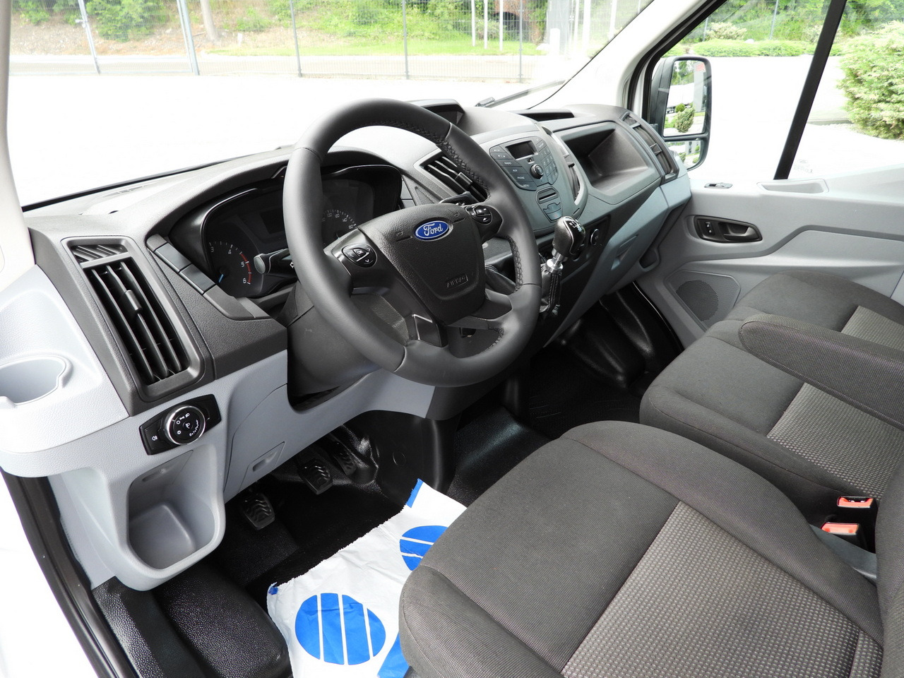 FORD TRANSIT REFRIGERATOR VAN 5*C AIR CONDITIONING  105HP - Фургон-рефрижератор: фото 2 FORD TRANSIT REFRIGERATOR VAN 5*C AIR CONDITIONING  105HP - Фургон-рефрижератор: фото 2