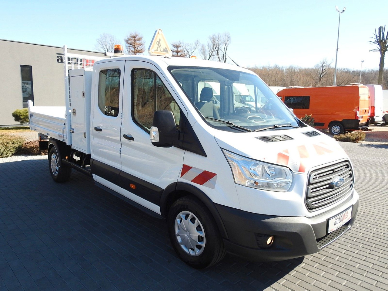 Ford TRANSIT KIPPER DOPPELKABINE DOKA 6 SITZE - Малотоннажный самосвал, Грузопассажирский фургон: фото 4 Ford TRANSIT KIPPER DOPPELKABINE DOKA 6 SITZE - Малотоннажный самосвал, Грузопассажирский фургон: фото 4