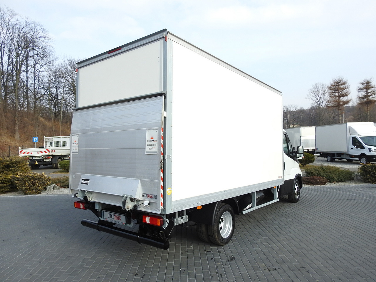 IVECO DAILY 35C16 BOX LIFT 8 PALLETS CRUISE CONTROL TWIN WHEELS AIR CONDITIONING  160HP - Фургон-рефрижератор: фото 3 IVECO DAILY 35C16 BOX LIFT 8 PALLETS CRUISE CONTROL TWIN WHEELS AIR CONDITIONING  160HP - Фургон-рефрижератор: фото 3
