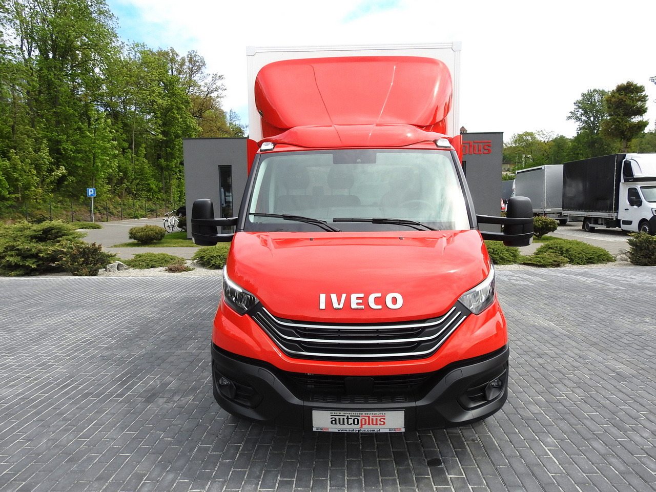 IVECO DAILY 35S18 NEW BOX 10 PALLETS CRUISE CONTROL NAVIGATION AIR CONDITIONING LED LIGHTS GUARANTEE  180HP - Фургон-рефрижератор: фото 5 IVECO DAILY 35S18 NEW BOX 10 PALLETS CRUISE CONTROL NAVIGATION AIR CONDITIONING LED LIGHTS GUARANTEE  180HP - Фургон-рефрижератор: фото 5