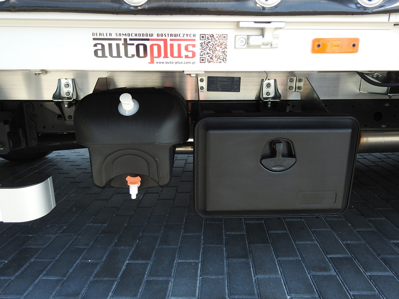 Новый Тентованный фургон IVECO DAILY 35S18 NEW TARPAULIN 8 PALLETS CRUISE CONTROL NAVIGATION LED LIGHTS AUTOMATIC TRANSMISSION HI-MATIC MANUFACTURERS WARRANTY 180HP: фото 27 Новый Тентованный фургон IVECO DAILY 35S18 NEW TARPAULIN 8 PALLETS CRUISE CONTROL NAVIGATION LED LIGHTS AUTOMATIC TRANSMISSION HI-MATIC MANUFACTURERS WARRANTY 180HP: фото 27