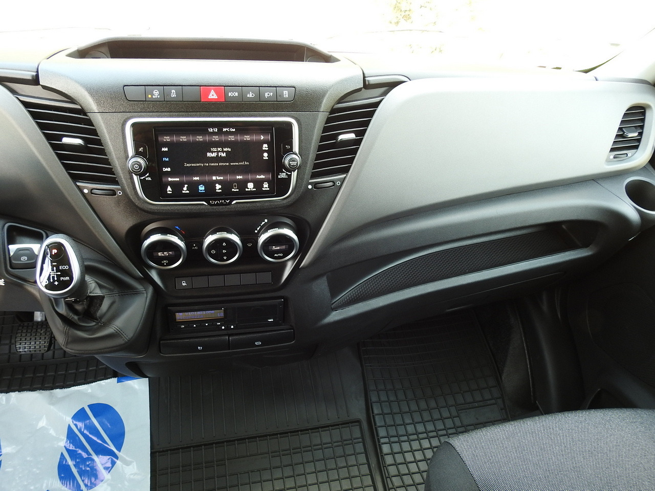 Новый Тентованный фургон IVECO DAILY 35S18 NEW TARPAULIN 8 PALLETS CRUISE CONTROL NAVIGATION LED LIGHTS AUTOMATIC TRANSMISSION HI-MATIC MANUFACTURERS WARRANTY 180HP: фото 40 Новый Тентованный фургон IVECO DAILY 35S18 NEW TARPAULIN 8 PALLETS CRUISE CONTROL NAVIGATION LED LIGHTS AUTOMATIC TRANSMISSION HI-MATIC MANUFACTURERS WARRANTY 180HP: фото 40