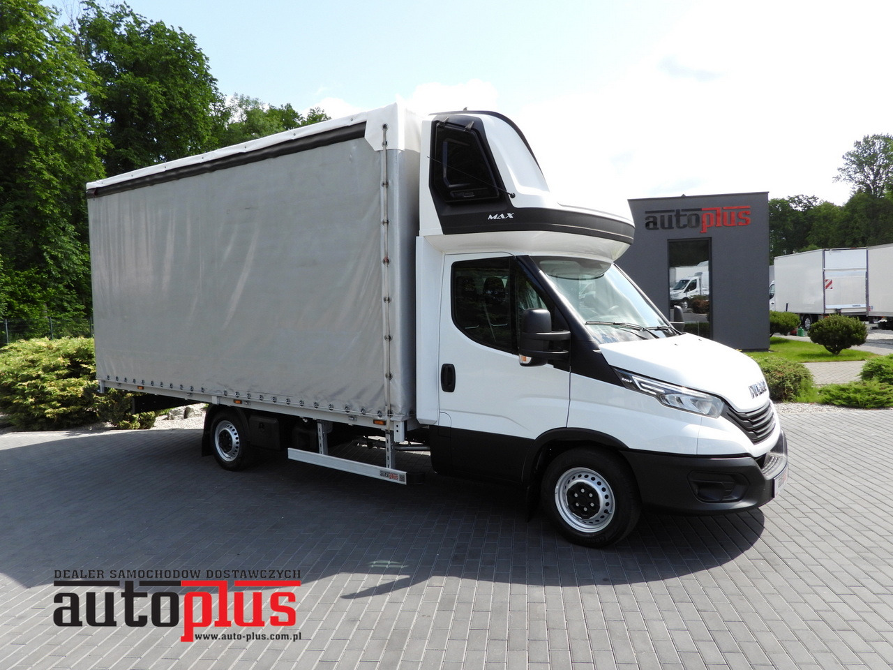 IVECO DAILY 35S18 TARPAULIN 10 PALLETS CRUISE CONTROL LED LIGHTS AIR CONDITIONING 180HP - Тентованный фургон: фото 1 IVECO DAILY 35S18 TARPAULIN 10 PALLETS CRUISE CONTROL LED LIGHTS AIR CONDITIONING 180HP - Тентованный фургон: фото 1