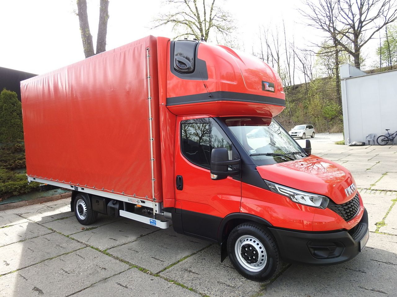IVECO DAILY 35S18 TARPAULIN 10 PALLETS WEBASTO CRUISE CONTROL LED LIGHTS AIR CONDITIONING 180HP - Тентованный фургон: фото 4 IVECO DAILY 35S18 TARPAULIN 10 PALLETS WEBASTO CRUISE CONTROL LED LIGHTS AIR CONDITIONING 180HP - Тентованный фургон: фото 4