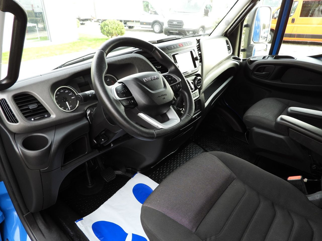 IVECO DAILY 35S21 TARPAULIN 10 PALLETS WEBASTO CRUISE CONTROL NAVIGATION LED LIGHTS AUTOMATIC TRANSMISSION HI-MATIC AIR CONDITIONING 210HP - Тентованный фургон: фото 2 IVECO DAILY 35S21 TARPAULIN 10 PALLETS WEBASTO CRUISE CONTROL NAVIGATION LED LIGHTS AUTOMATIC TRANSMISSION HI-MATIC AIR CONDITIONING 210HP - Тентованный фургон: фото 2