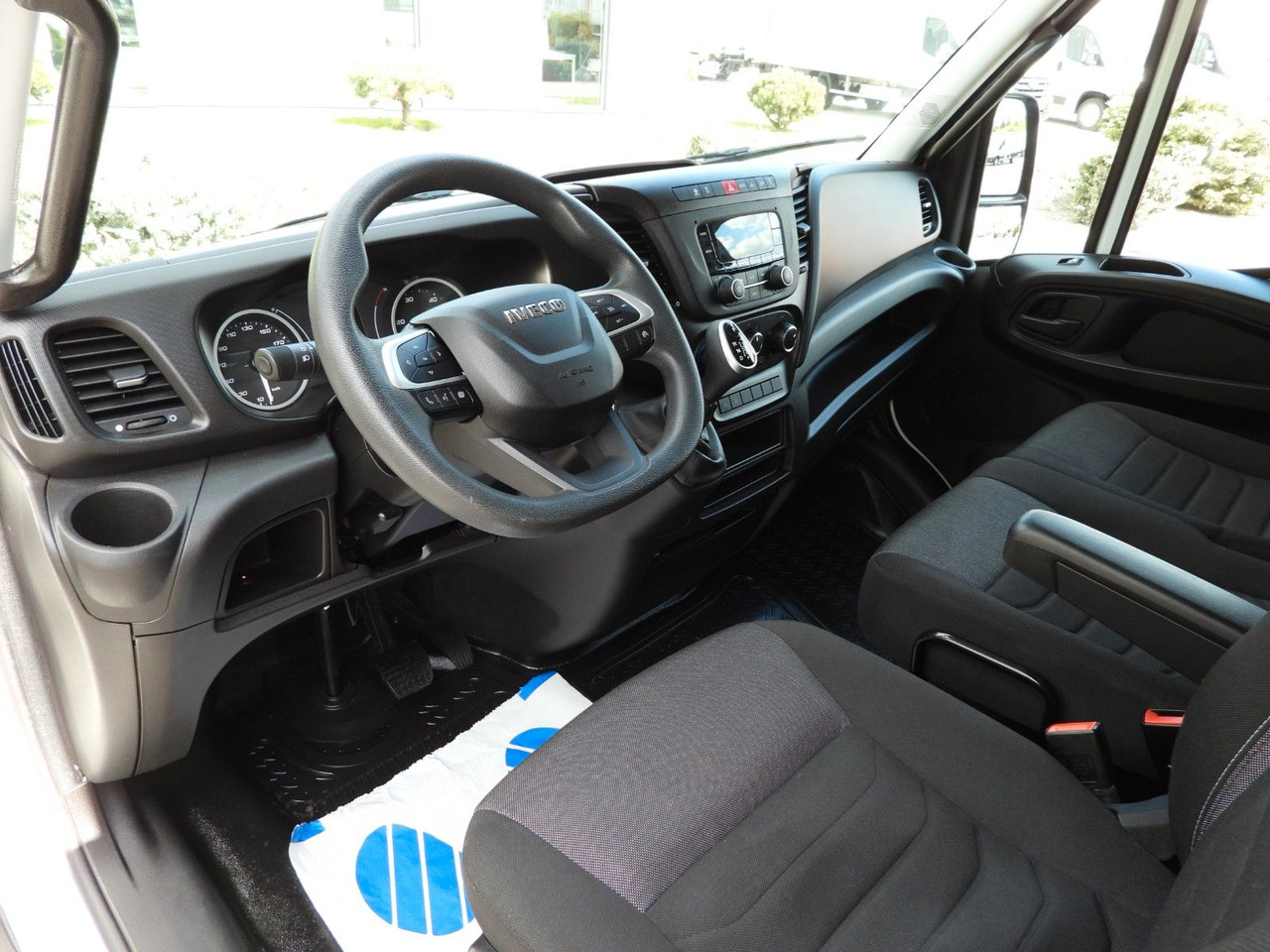Iveco DAILY 35C16 KOFFER AUFZUG 8 PALETTEN TEMPOMAT - Фургон с закрытым кузовом: фото 2 Iveco DAILY 35C16 KOFFER AUFZUG 8 PALETTEN TEMPOMAT - Фургон с закрытым кузовом: фото 2