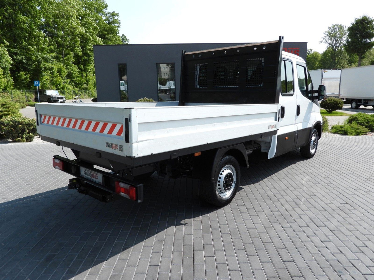 Iveco DAILY 35S12 PRITSCHE DOPPELKABINE DOKA 7 SITZE - Малотоннажный бортовой грузовик, Грузопассажирский фургон: фото 3 Iveco DAILY 35S12 PRITSCHE DOPPELKABINE DOKA 7 SITZE - Малотоннажный бортовой грузовик, Грузопассажирский фургон: фото 3