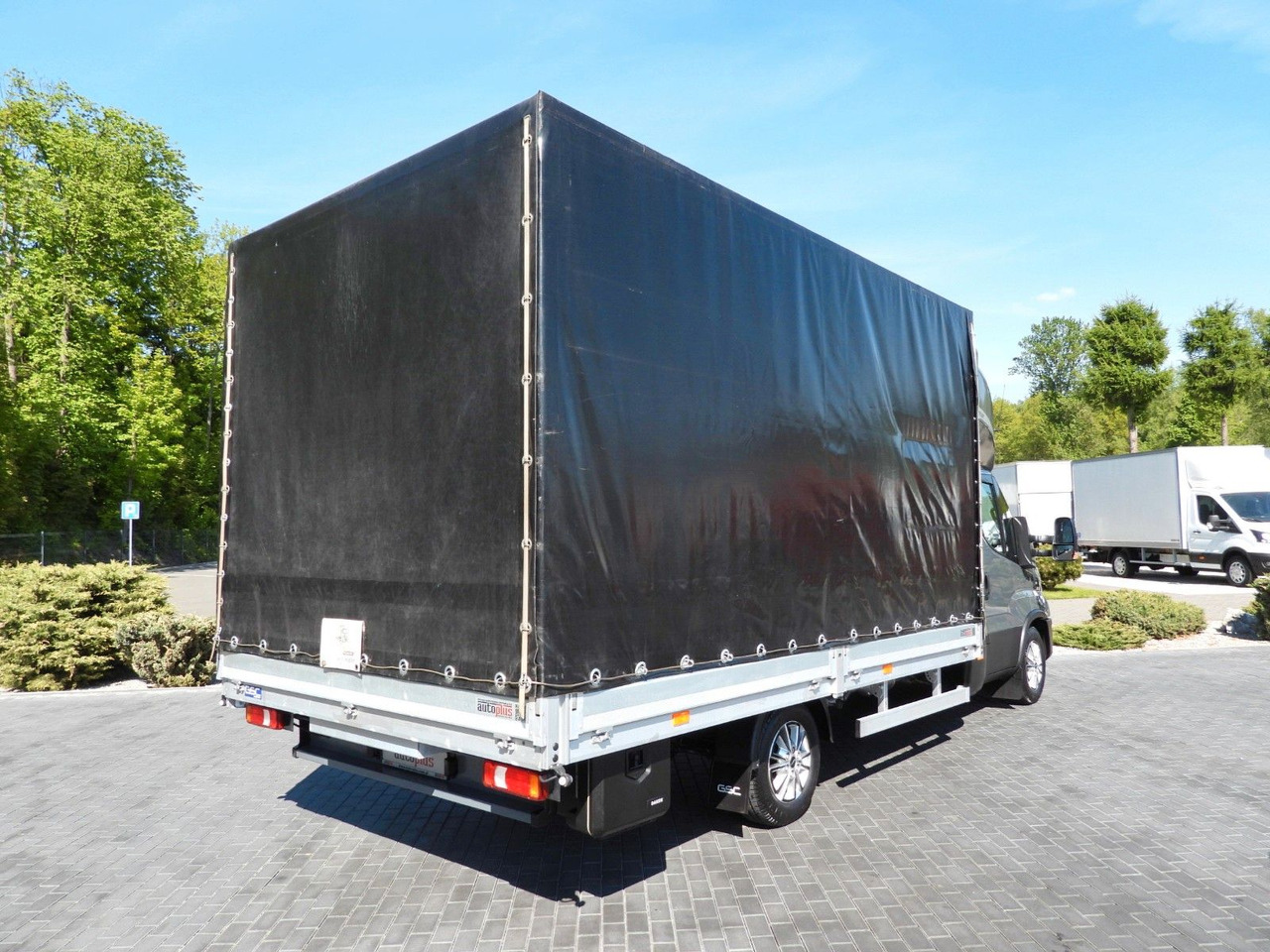 Iveco DAILY 35S18 PRITSCHE PLANE 10 PALETTEN WEBASTO - Тентованный фургон, Грузопассажирский фургон: фото 3 Iveco DAILY 35S18 PRITSCHE PLANE 10 PALETTEN WEBASTO - Тентованный фургон, Грузопассажирский фургон: фото 3
