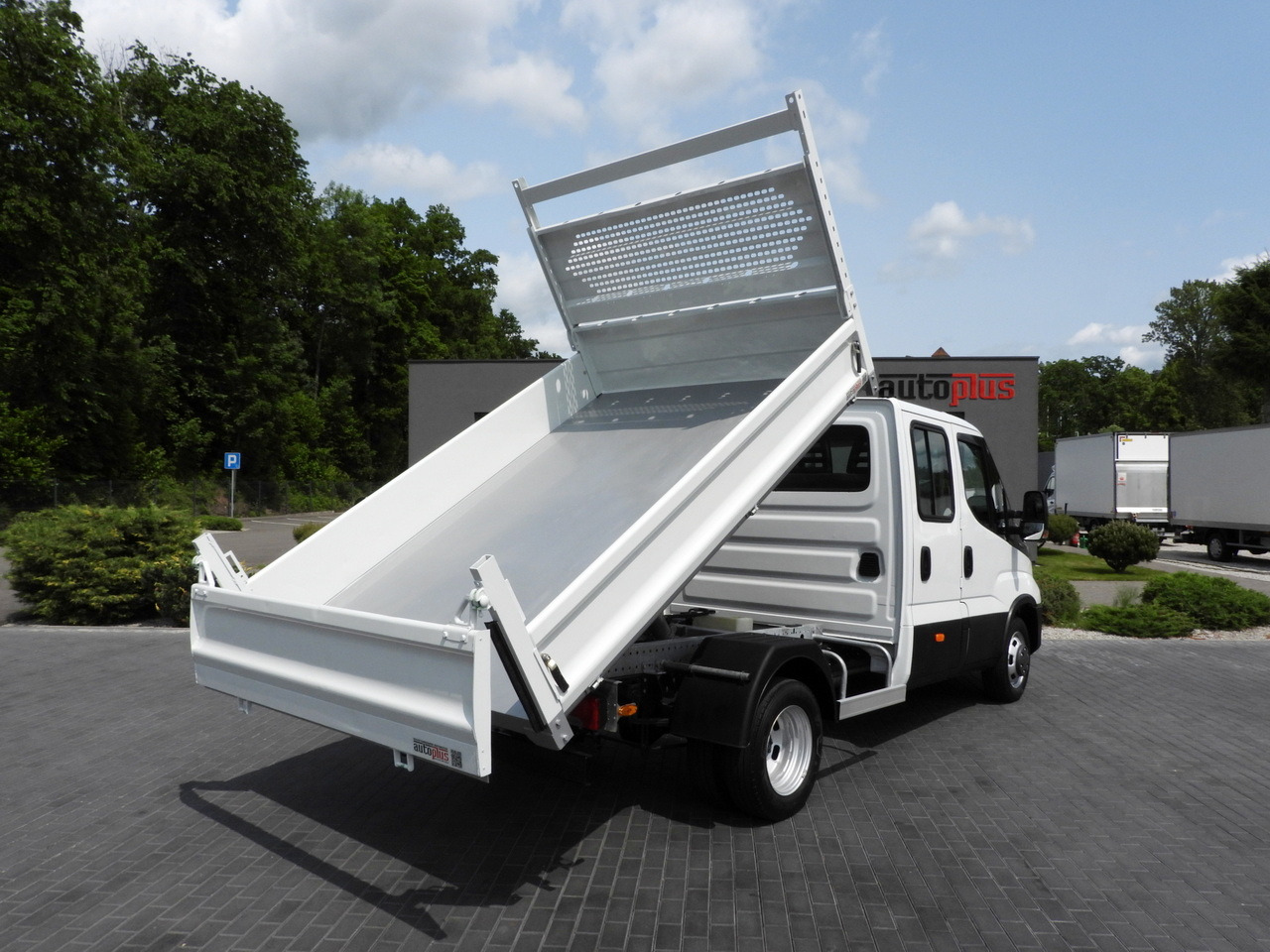 IVECO DAILY 35C14 TIPPER DOUBLE CABIN DOKA 6 SEATS CRUISE CONTROL TWIN WHEELS AIR CONDITIONING 140HP - Коммерческий автомобиль: фото 3 IVECO DAILY 35C14 TIPPER DOUBLE CABIN DOKA 6 SEATS CRUISE CONTROL TWIN WHEELS AIR CONDITIONING 140HP - Коммерческий автомобиль: фото 3