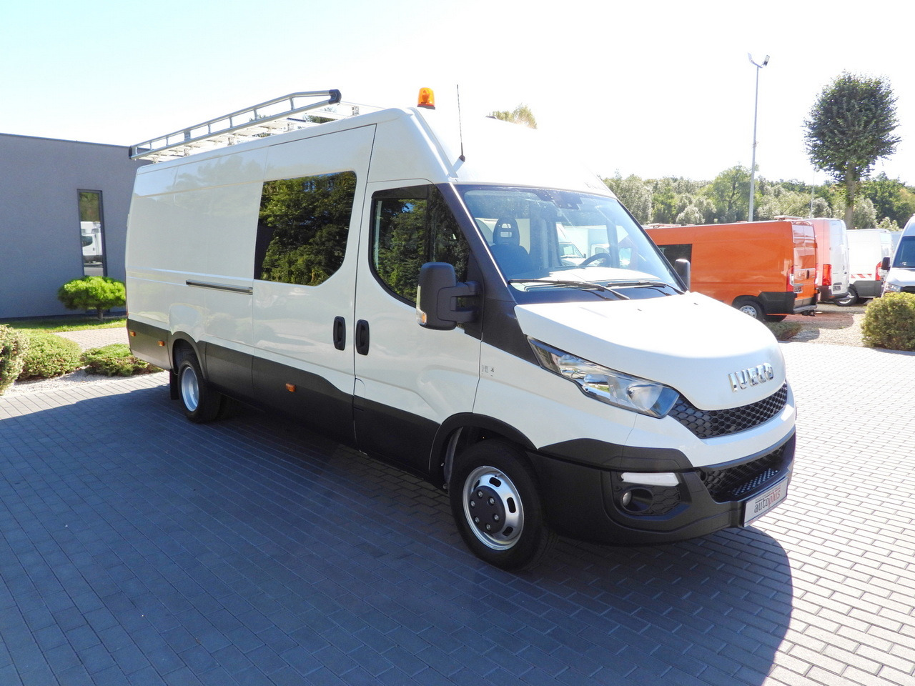 IVECO DAILY 35C17 BOX DELIVERY VAN 6 SEATS CRUISE CONTROL TWIN WHEELS AIR CONDITIONING 170HP - Коммерческий автомобиль: фото 4 IVECO DAILY 35C17 BOX DELIVERY VAN 6 SEATS CRUISE CONTROL TWIN WHEELS AIR CONDITIONING 170HP - Коммерческий автомобиль: фото 4