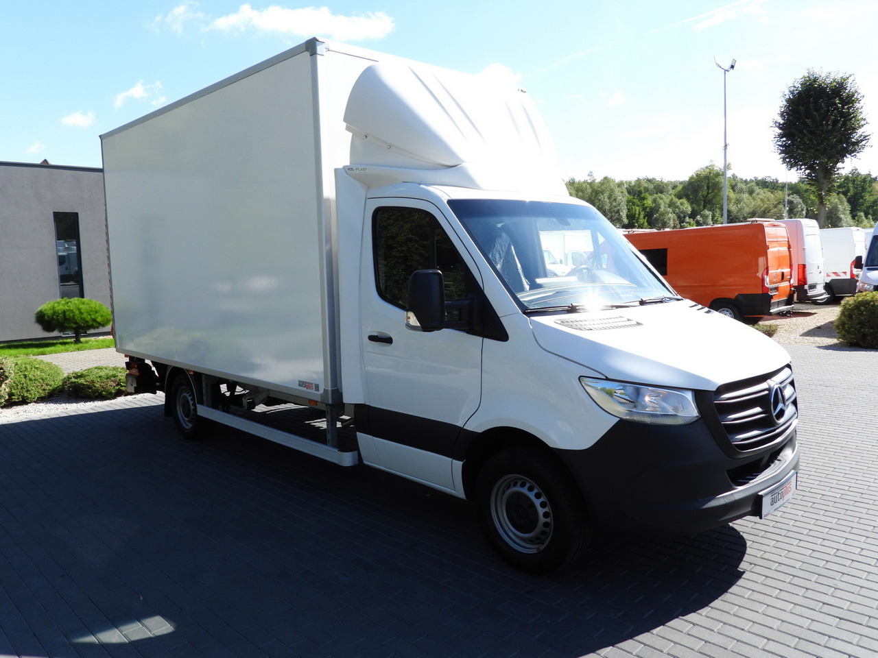 MERCEDES SPRINTER 315 BOX LIFT 8 PALLETS AIR CONDITIONING  150HP - Фургон-рефрижератор: фото 4 MERCEDES SPRINTER 315 BOX LIFT 8 PALLETS AIR CONDITIONING  150HP - Фургон-рефрижератор: фото 4