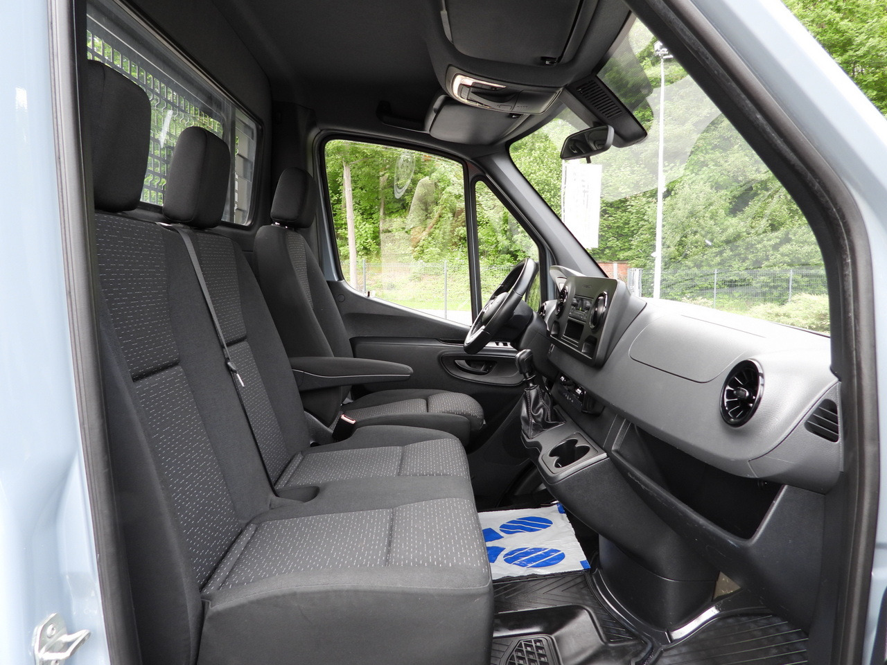 Малотоннажный бортовой грузовик MERCEDES SPRINTER 315 STAKE BODY 8 PALLETS CRUISE CONTROL AIR CONDITIONING 150HP: фото 35 Малотоннажный бортовой грузовик MERCEDES SPRINTER 315 STAKE BODY 8 PALLETS CRUISE CONTROL AIR CONDITIONING 150HP: фото 35