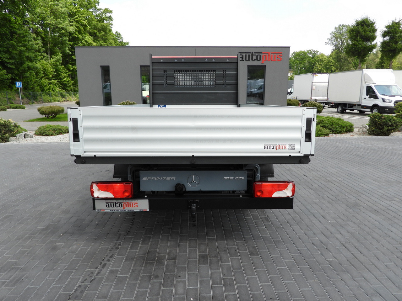 Малотоннажный бортовой грузовик MERCEDES SPRINTER 315 STAKE BODY 8 PALLETS CRUISE CONTROL AIR CONDITIONING 150HP: фото 10 Малотоннажный бортовой грузовик MERCEDES SPRINTER 315 STAKE BODY 8 PALLETS CRUISE CONTROL AIR CONDITIONING 150HP: фото 10