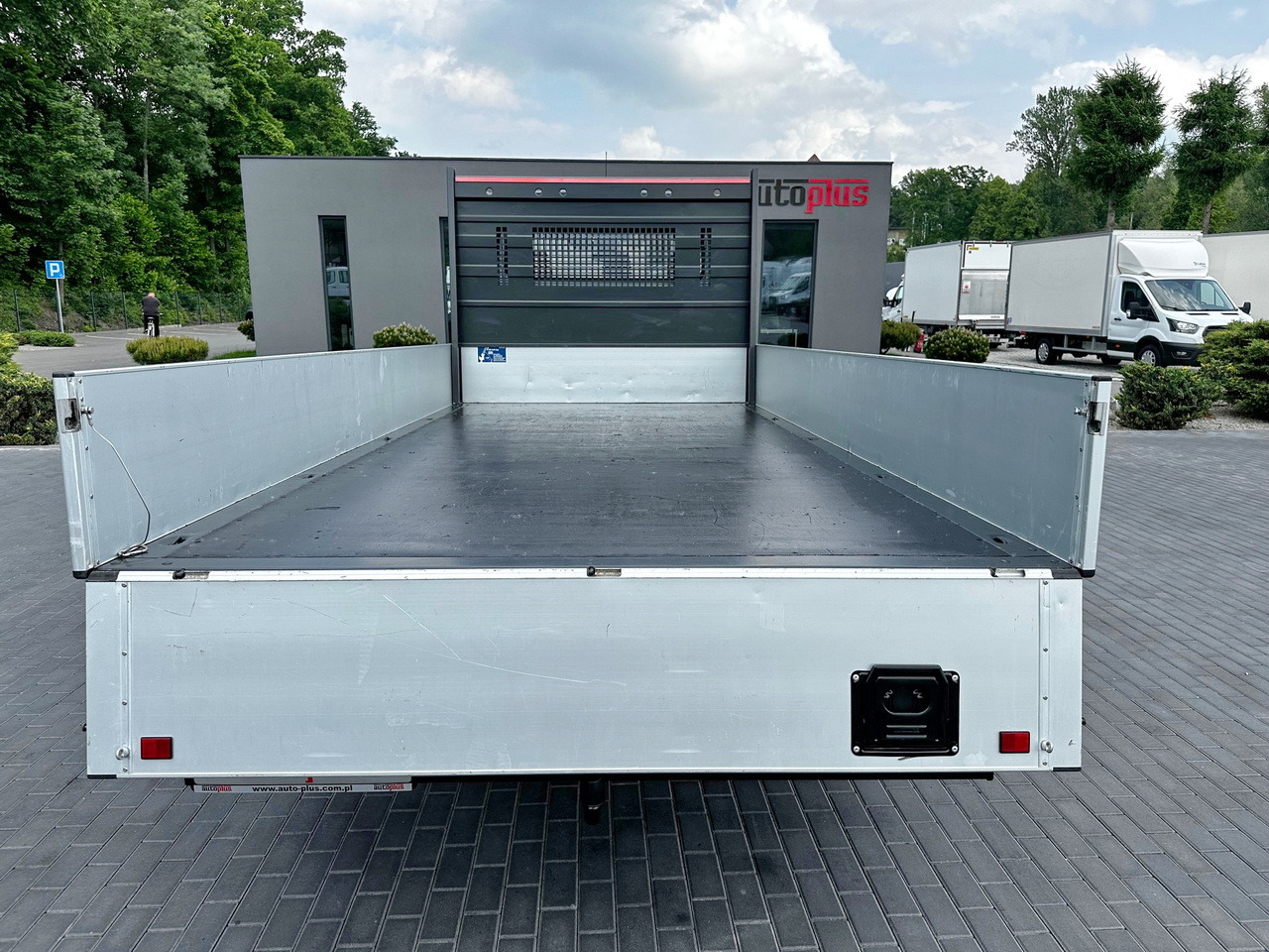 Малотоннажный бортовой грузовик MERCEDES SPRINTER 315 STAKE BODY 8 PALLETS CRUISE CONTROL AIR CONDITIONING 150HP: фото 11 Малотоннажный бортовой грузовик MERCEDES SPRINTER 315 STAKE BODY 8 PALLETS CRUISE CONTROL AIR CONDITIONING 150HP: фото 11