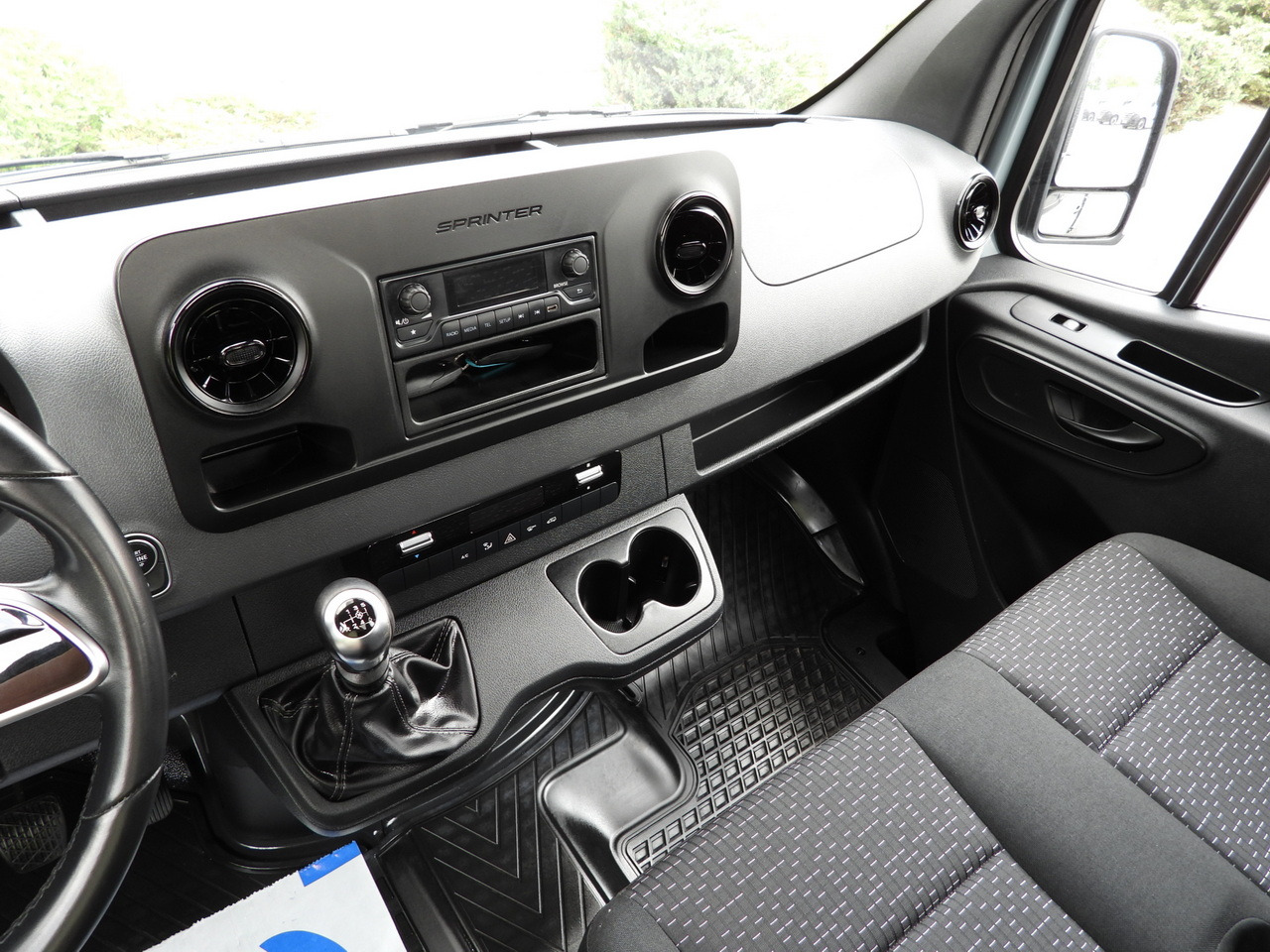 Малотоннажный бортовой грузовик MERCEDES SPRINTER 315 STAKE BODY 8 PALLETS CRUISE CONTROL AIR CONDITIONING 150HP: фото 31 Малотоннажный бортовой грузовик MERCEDES SPRINTER 315 STAKE BODY 8 PALLETS CRUISE CONTROL AIR CONDITIONING 150HP: фото 31