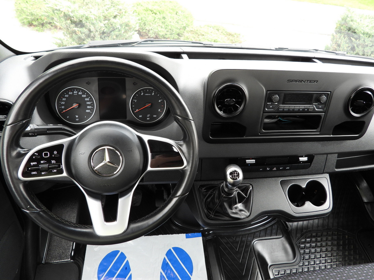 Малотоннажный бортовой грузовик MERCEDES SPRINTER 315 STAKE BODY 8 PALLETS CRUISE CONTROL AIR CONDITIONING 150HP: фото 27 Малотоннажный бортовой грузовик MERCEDES SPRINTER 315 STAKE BODY 8 PALLETS CRUISE CONTROL AIR CONDITIONING 150HP: фото 27