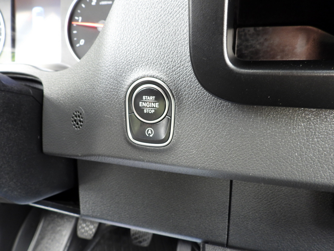 Малотоннажный бортовой грузовик MERCEDES SPRINTER 315 STAKE BODY 8 PALLETS CRUISE CONTROL AIR CONDITIONING 150HP: фото 30 Малотоннажный бортовой грузовик MERCEDES SPRINTER 315 STAKE BODY 8 PALLETS CRUISE CONTROL AIR CONDITIONING 150HP: фото 30