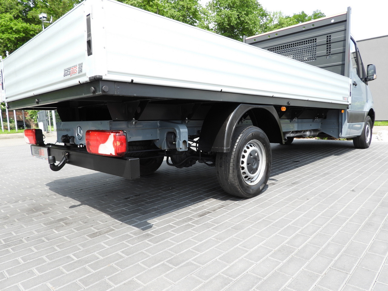 Малотоннажный бортовой грузовик MERCEDES SPRINTER 315 STAKE BODY 8 PALLETS CRUISE CONTROL AIR CONDITIONING 150HP: фото 16 Малотоннажный бортовой грузовик MERCEDES SPRINTER 315 STAKE BODY 8 PALLETS CRUISE CONTROL AIR CONDITIONING 150HP: фото 16